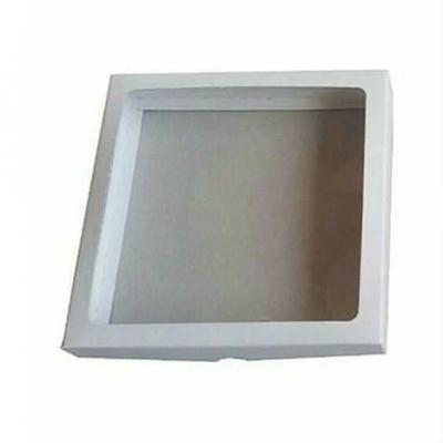 Kolievi Beyaz Karton Kutu 20×20×3cm (Asetat Pencereli) 7,90 TL